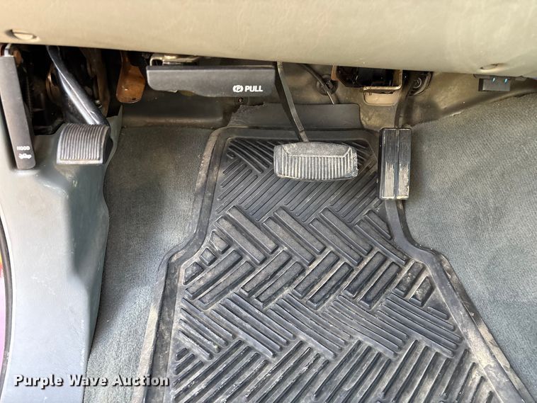 image for item FG0507 2004 Ford F250 Super Duty XLT Ext. Cab pickup truck