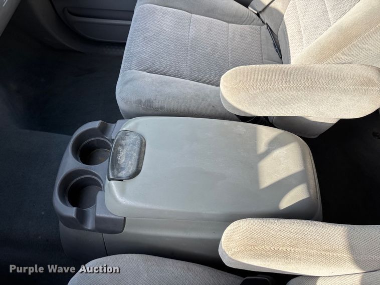 image for item FG0507 2004 Ford F250 Super Duty XLT Ext. Cab pickup truck
