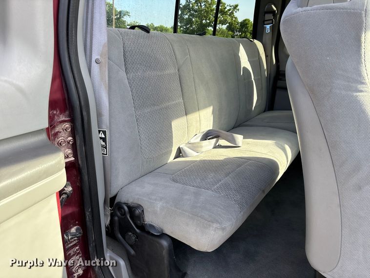 image for item FG0507 2004 Ford F250 Super Duty XLT Ext. Cab pickup truck