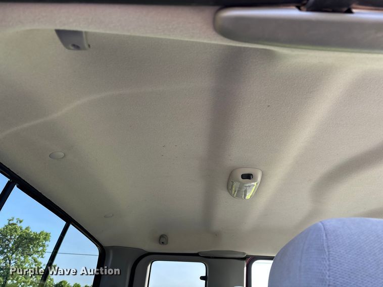 image for item FG0507 2004 Ford F250 Super Duty XLT Ext. Cab pickup truck