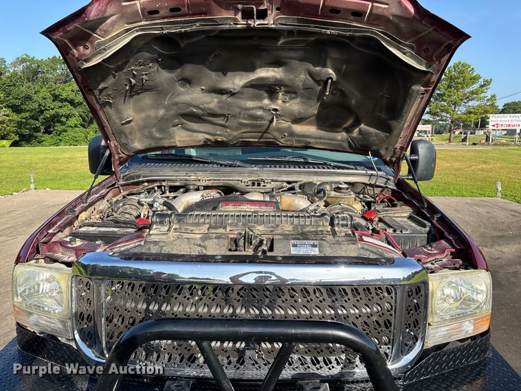 image for item FG0507 2004 Ford F250 Super Duty XLT Ext. Cab pickup truck