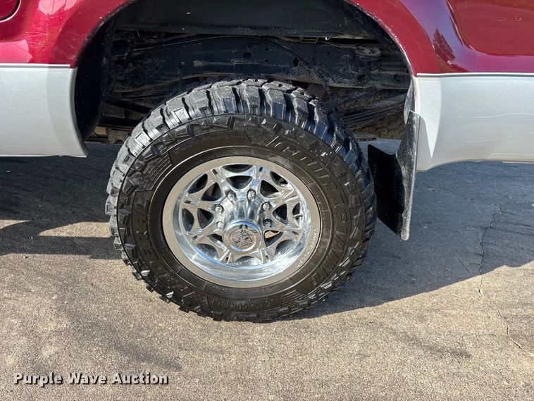 image for item FG0507 2004 Ford F250 Super Duty XLT Ext. Cab pickup truck