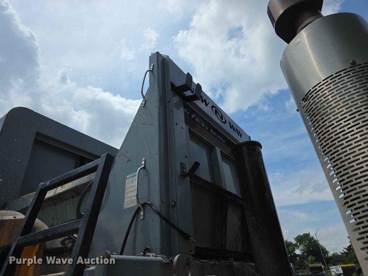 image for item FH6154 2016 Mack LEU633 refuse truck