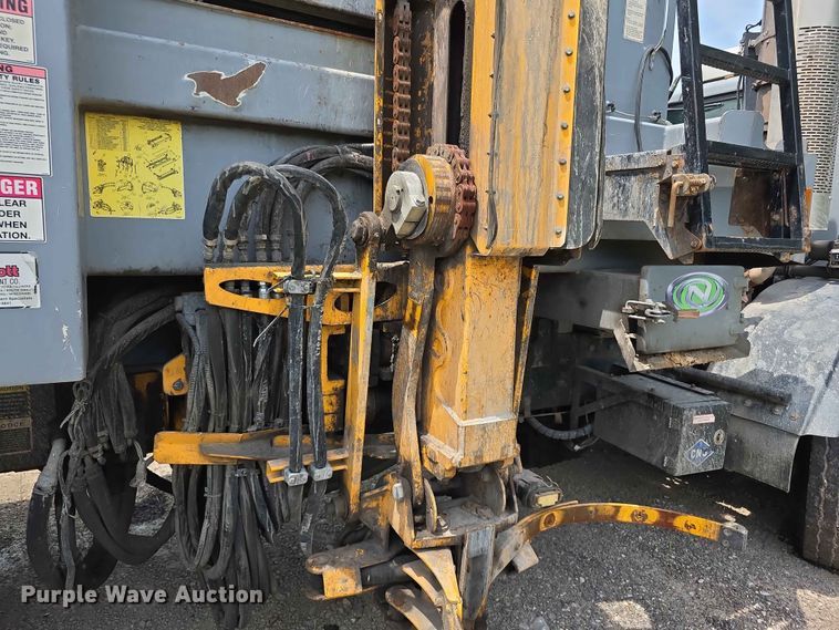 image for item FH6154 2016 Mack LEU633 refuse truck