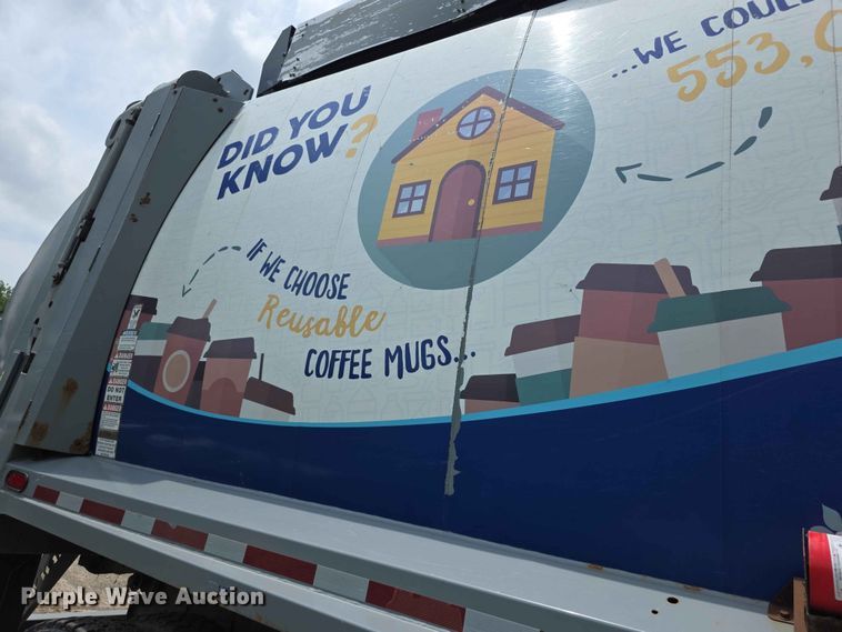 image for item FH6154 2016 Mack LEU633 refuse truck
