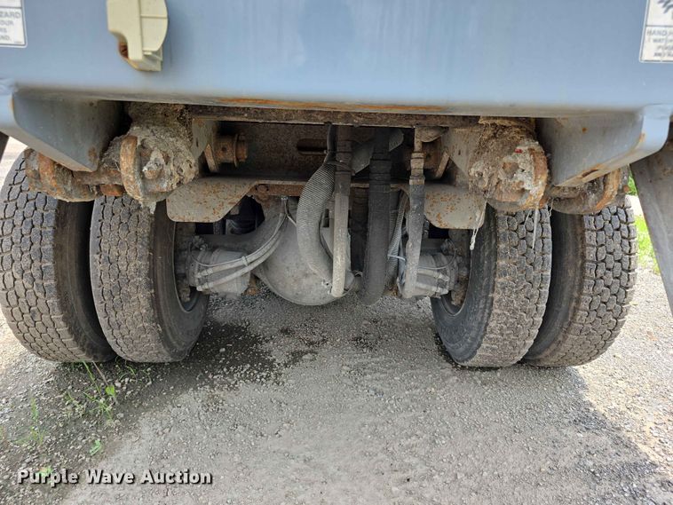 image for item FH6154 2016 Mack LEU633 refuse truck