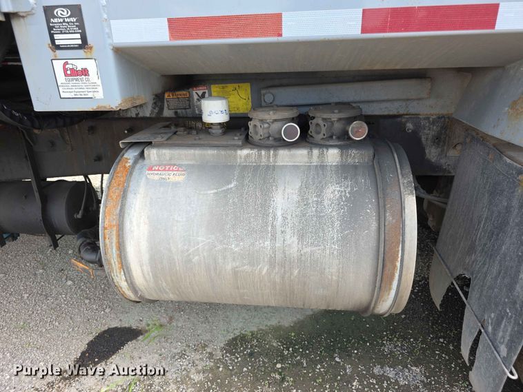 image for item FH6154 2016 Mack LEU633 refuse truck