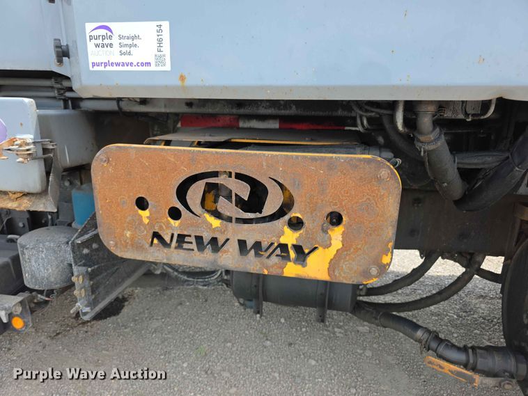 image for item FH6154 2016 Mack LEU633 refuse truck