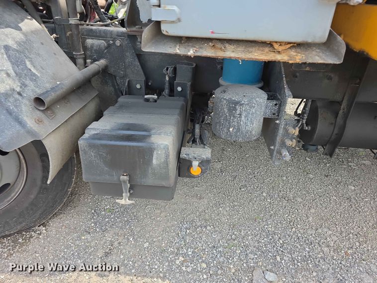 image for item FH6154 2016 Mack LEU633 refuse truck