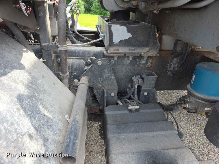 image for item FH6154 2016 Mack LEU633 refuse truck