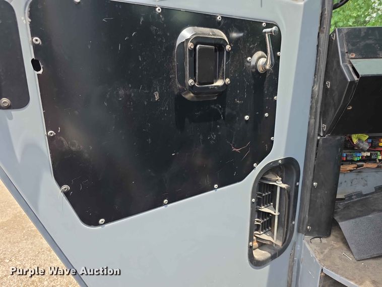 image for item FH6154 2016 Mack LEU633 refuse truck
