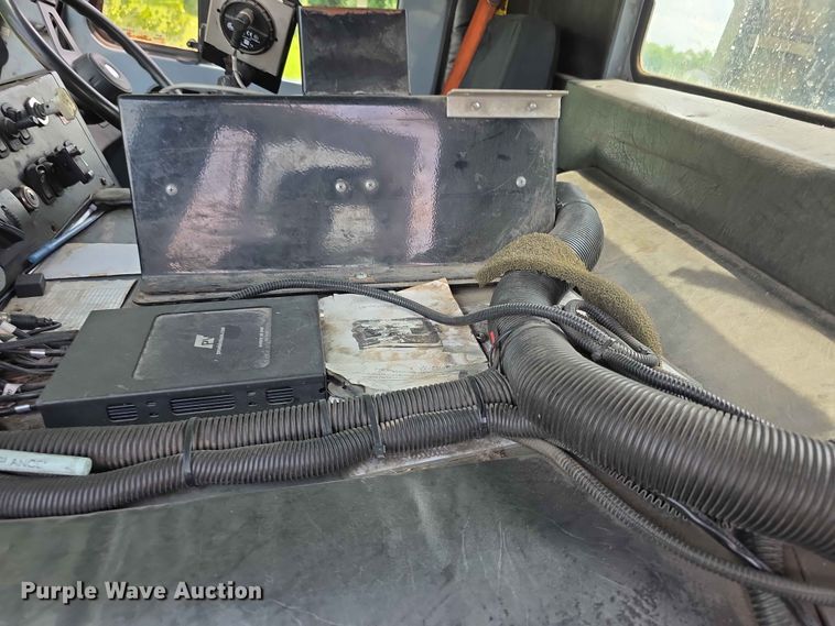 image for item FH6154 2016 Mack LEU633 refuse truck