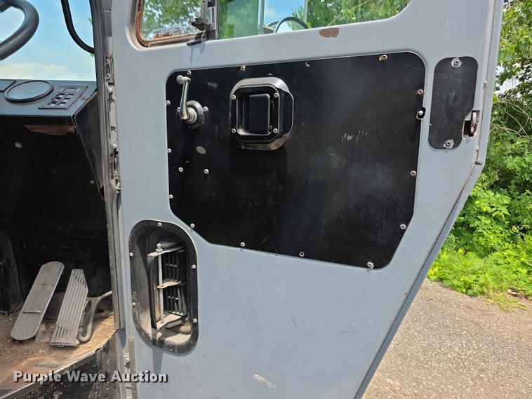 image for item FH6154 2016 Mack LEU633 refuse truck