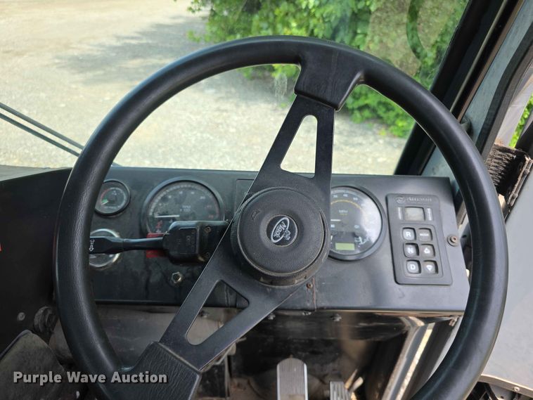 image for item FH6154 2016 Mack LEU633 refuse truck