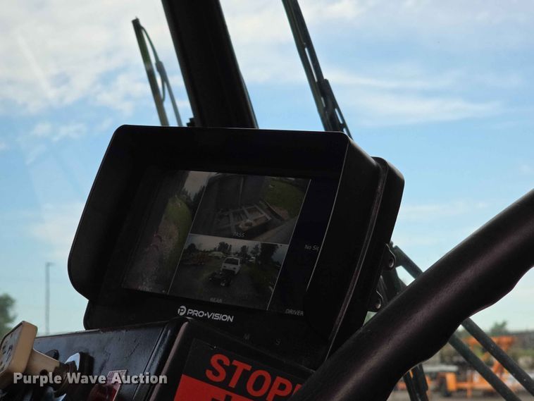 image for item FH6154 2016 Mack LEU633 refuse truck