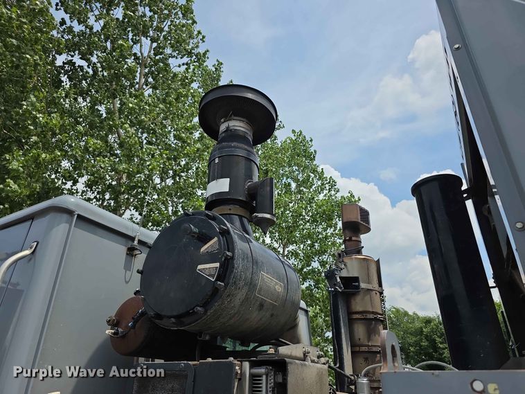 image for item FH6154 2016 Mack LEU633 refuse truck
