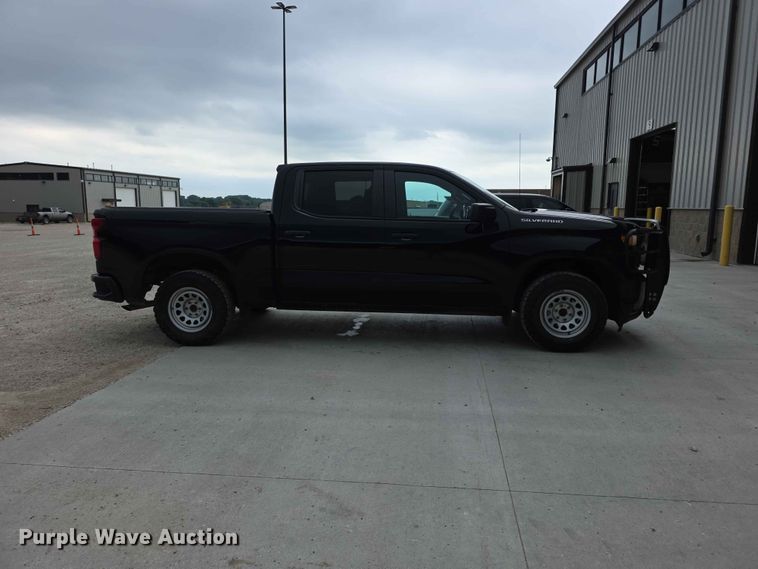 image for item FH6162 2020 Chevrolet Silverado 1500 Crew Cab pickup truck