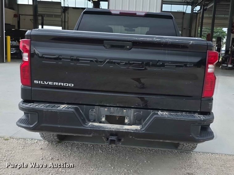 image for item FH6162 2020 Chevrolet Silverado 1500 Crew Cab pickup truck