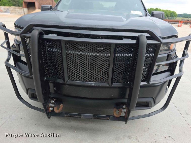 image for item FH6162 2020 Chevrolet Silverado 1500 Crew Cab pickup truck