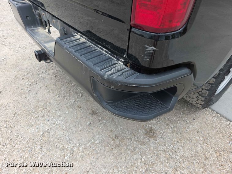 image for item FH6162 2020 Chevrolet Silverado 1500 Crew Cab pickup truck