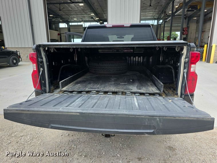 image for item FH6162 2020 Chevrolet Silverado 1500 Crew Cab pickup truck