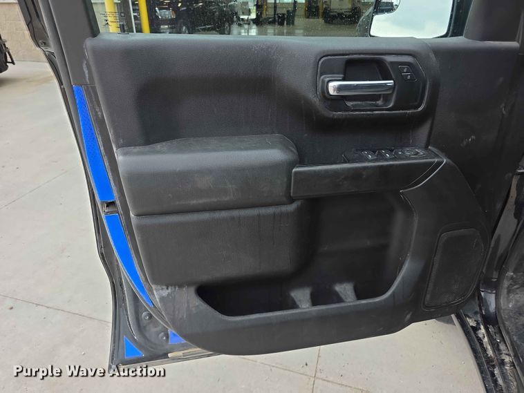 image for item FH6162 2020 Chevrolet Silverado 1500 Crew Cab pickup truck