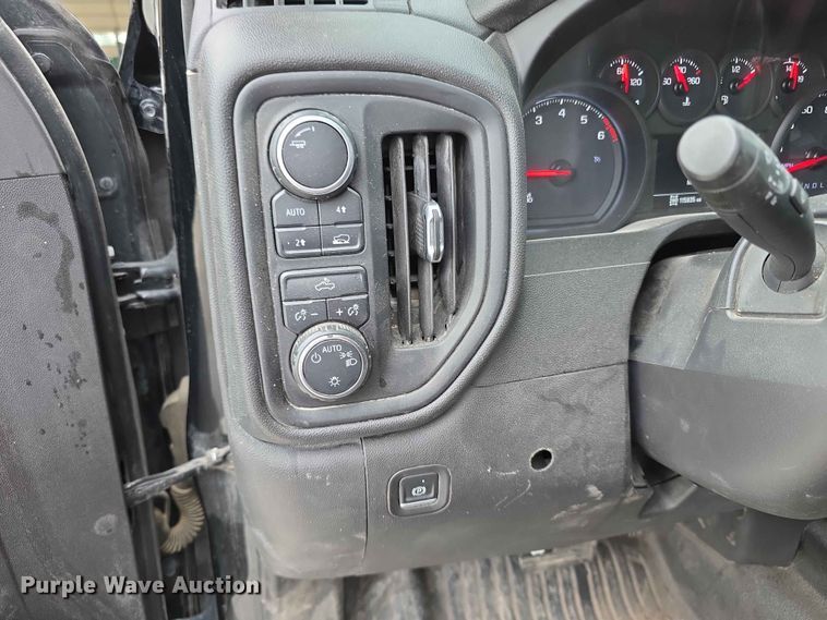 image for item FH6162 2020 Chevrolet Silverado 1500 Crew Cab pickup truck