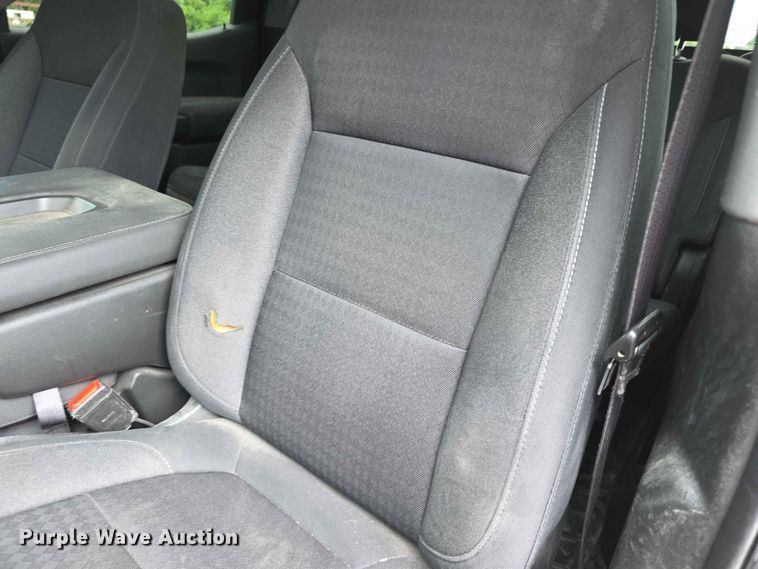 image for item FH6162 2020 Chevrolet Silverado 1500 Crew Cab pickup truck