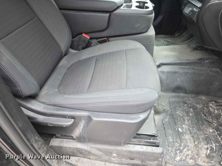 image for item FH6162 2020 Chevrolet Silverado 1500 Crew Cab pickup truck