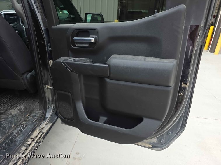 image for item FH6162 2020 Chevrolet Silverado 1500 Crew Cab pickup truck