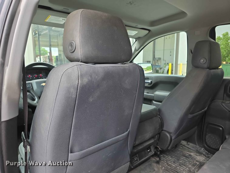 image for item FH6162 2020 Chevrolet Silverado 1500 Crew Cab pickup truck