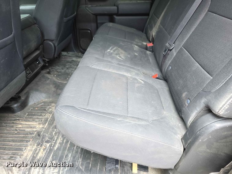 image for item FH6162 2020 Chevrolet Silverado 1500 Crew Cab pickup truck