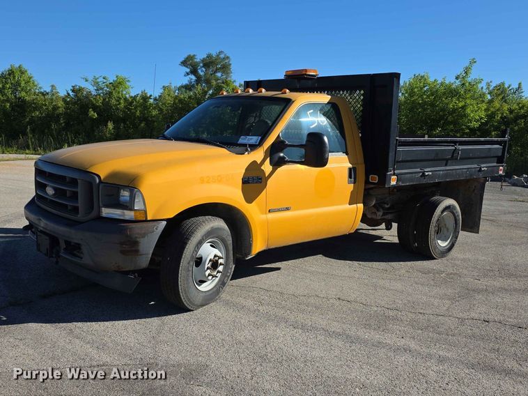 2003 Ford F350 Super Duty XL dump flatbed pickup truck