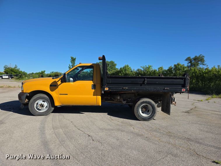 image for item FH6176 2003 Ford F350 Super Duty XL dump flatbed pickup truck
