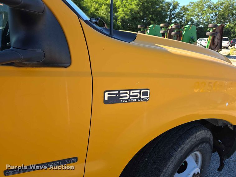 image for item FH6176 2003 Ford F350 Super Duty XL dump flatbed pickup truck