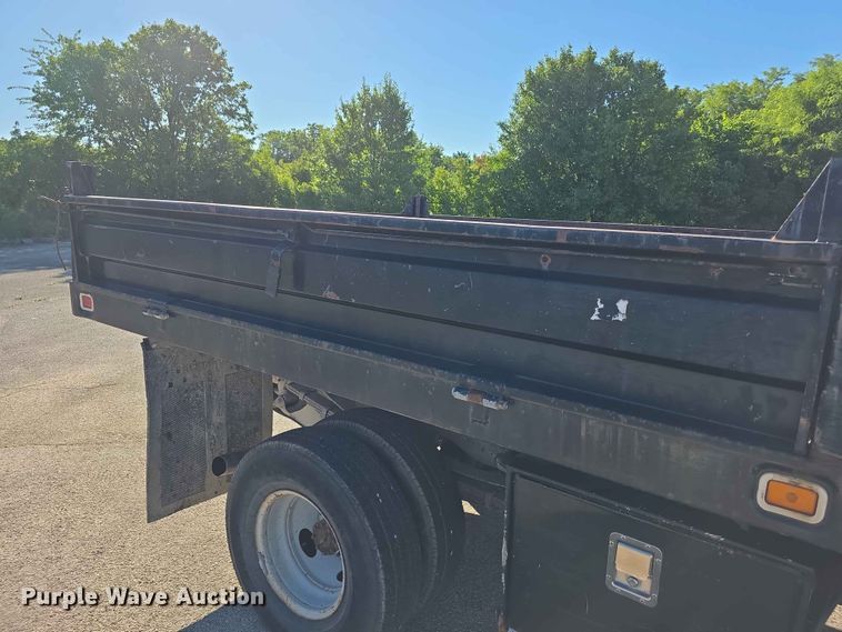 image for item FH6176 2003 Ford F350 Super Duty XL dump flatbed pickup truck