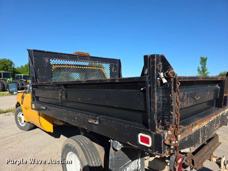 image for item FH6176 2003 Ford F350 Super Duty XL dump flatbed pickup truck