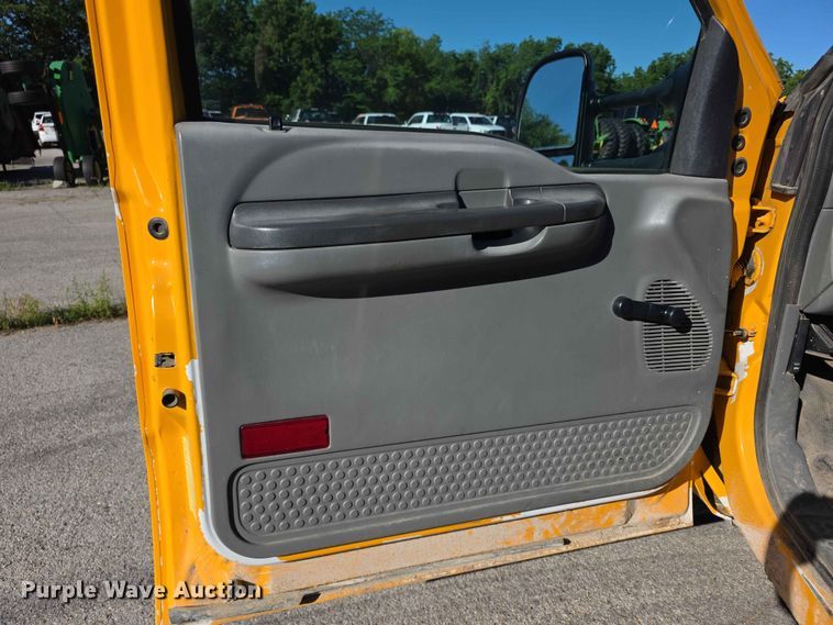 image for item FH6176 2003 Ford F350 Super Duty XL dump flatbed pickup truck