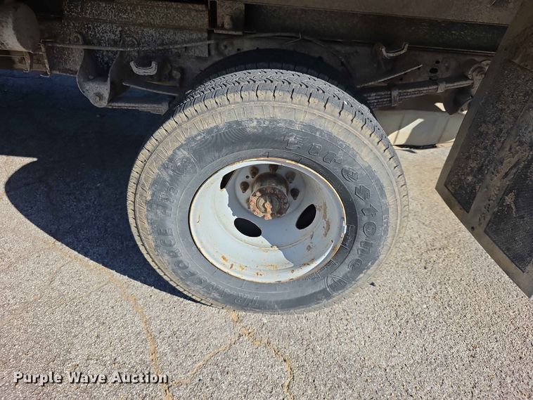image for item FH6176 2003 Ford F350 Super Duty XL dump flatbed pickup truck