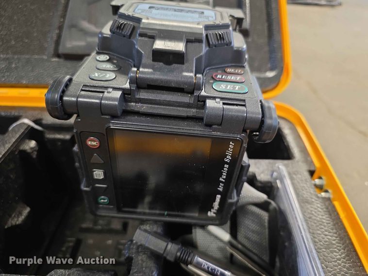 image for item FH6192 Fujikura FSM-60S optical fiber fusion splicer