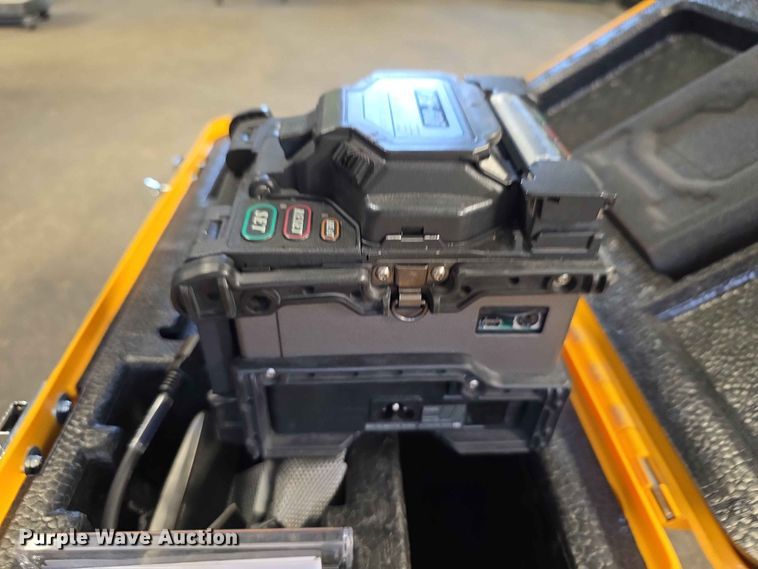 image for item FH6192 Fujikura FSM-60S optical fiber fusion splicer