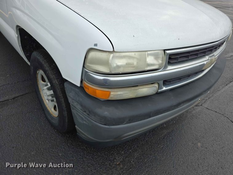 image for item FH6194 2006 Chevrolet Suburban SUV