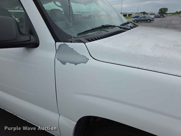 image for item FH6194 2006 Chevrolet Suburban SUV