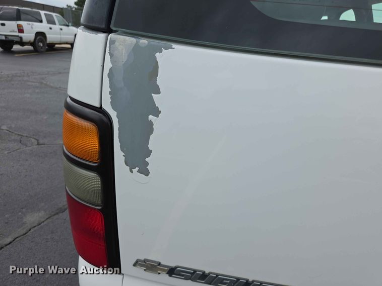 image for item FH6194 2006 Chevrolet Suburban SUV