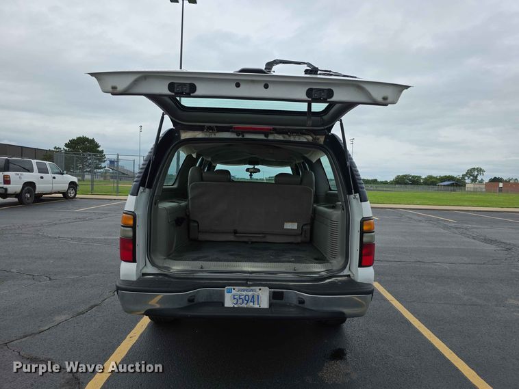 image for item FH6194 2006 Chevrolet Suburban SUV