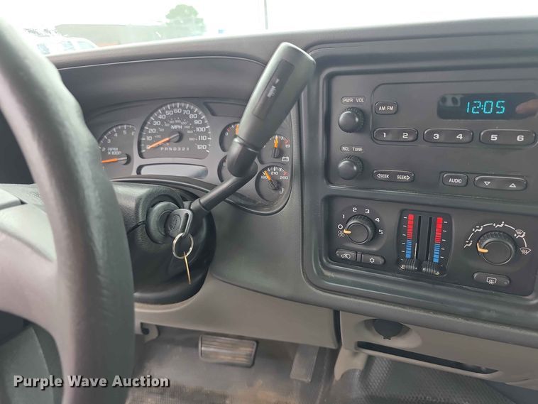 image for item FH6194 2006 Chevrolet Suburban SUV