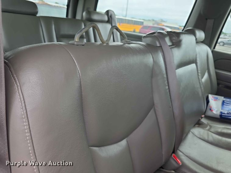 image for item FH6194 2006 Chevrolet Suburban SUV