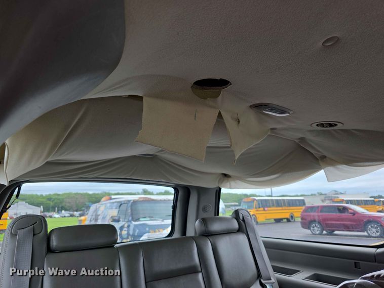 image for item FH6194 2006 Chevrolet Suburban SUV