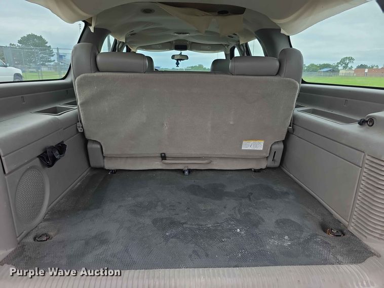 image for item FH6194 2006 Chevrolet Suburban SUV
