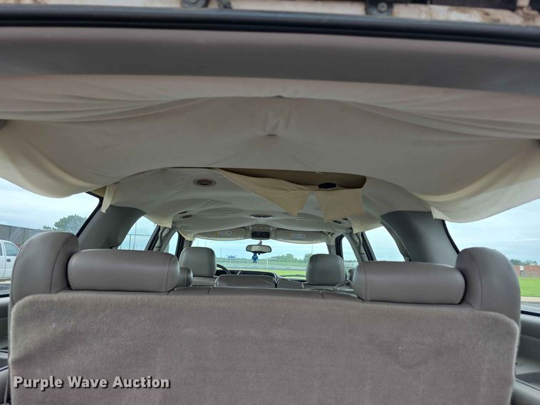 image for item FH6194 2006 Chevrolet Suburban SUV